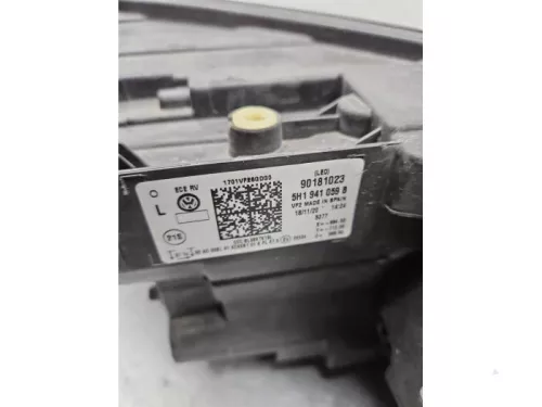 Koplamp links-8282910 (22003238)