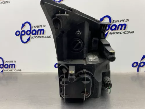 Koplamp links-8247306 (21536062)