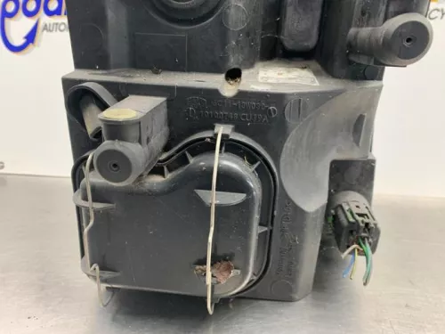 Koplamp links-8247306 (21536062)