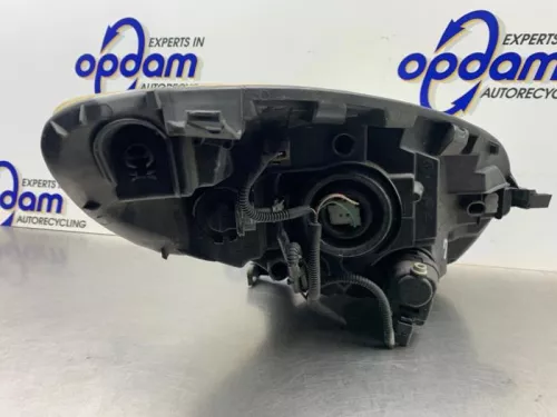 Koplamp links-8261276 (21718879)