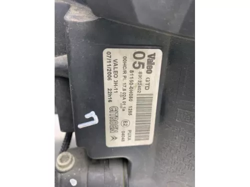 Koplamp links-8253282 (21538111)