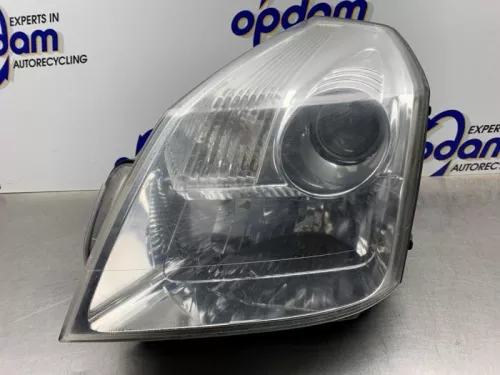 Koplamp links-8280751 (22394189)