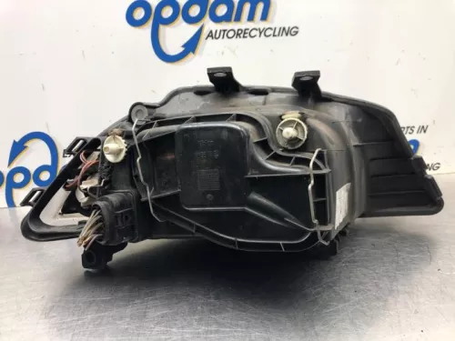 Koplamp links-8108514 (19579333)