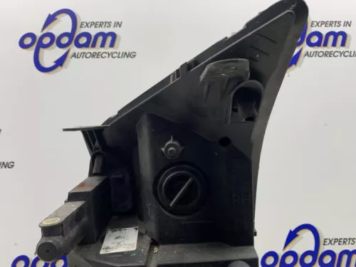 Koplamp rechts-8247306 (21536070)