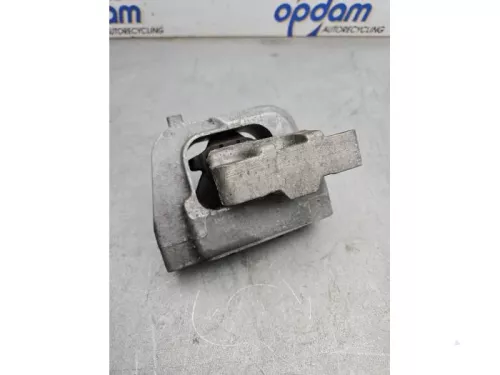 Motorsteun-8252642 (21879171)