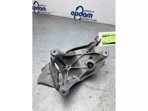 Motorsteun-8287663 (22649626)