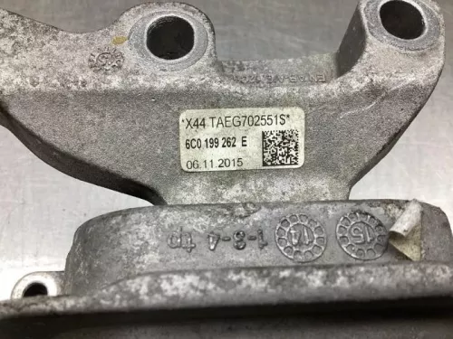 Motorsteun-7861720 (18969497)