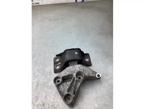 Motorsteun-8260764 (22537330)