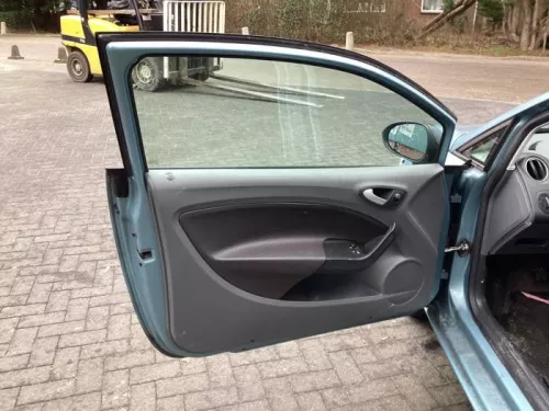 Portier 2Deurs links-7987694 (18076801)