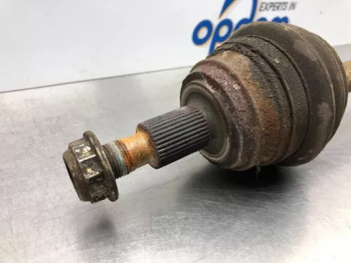Volkswagen  Aandrijfas links-achter 16635285