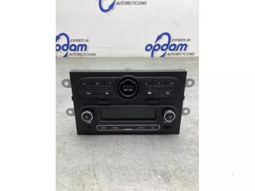 Radio-7992531 (19505928)
