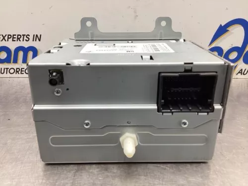 Radio-7990372 (18111629)