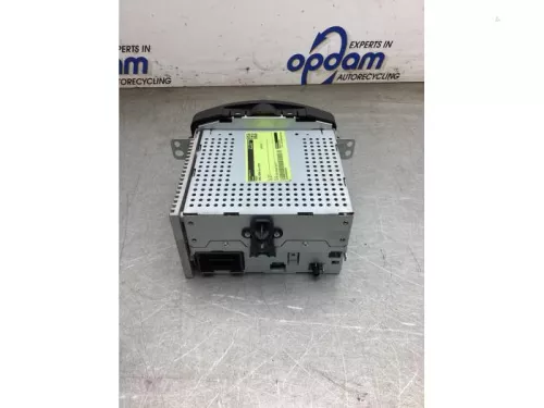 Radio-8220600