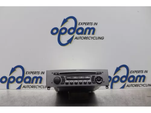 Radio-7878325