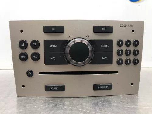 Radio-7841125 (17395456)