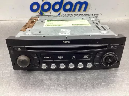 Radio-7922507 (17668105)
