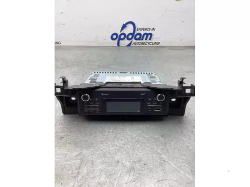 Radio-8145883