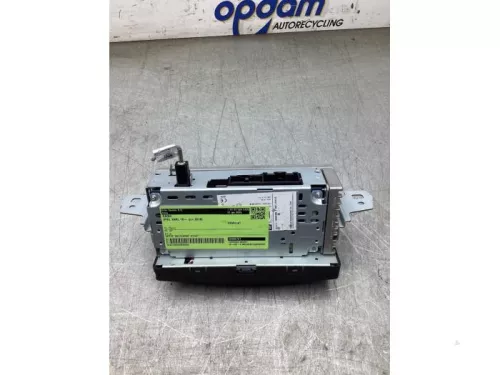 Radio-8133371 (22544301)