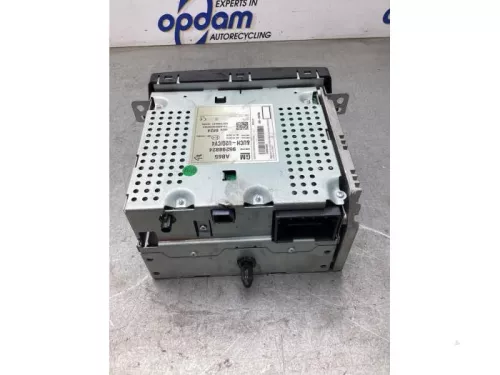 Radio-8259530 (22323035)