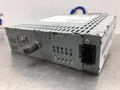 Radio-7883219 (14381245)