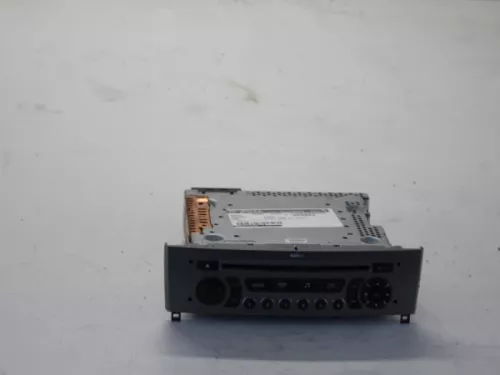 Radio-7879363