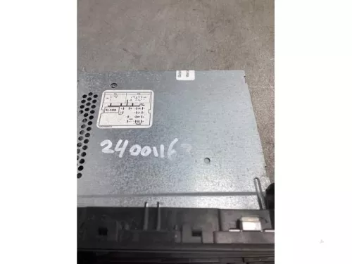 Radio CD Speler-8196683 (21888045)