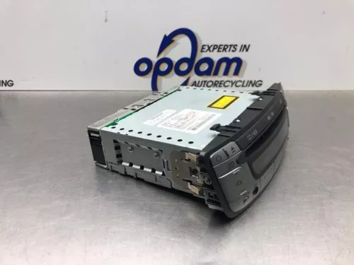 Radio CD Speler-8264902 (21748173)
