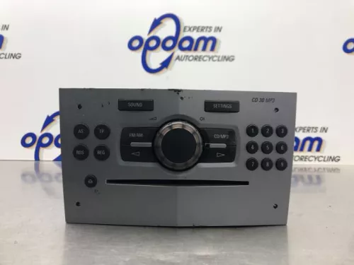 Radio CD Speler-8257227 (21826346)