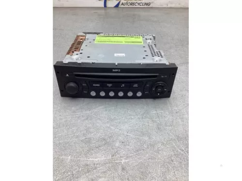 Radio CD Speler-8272811 (22002634)