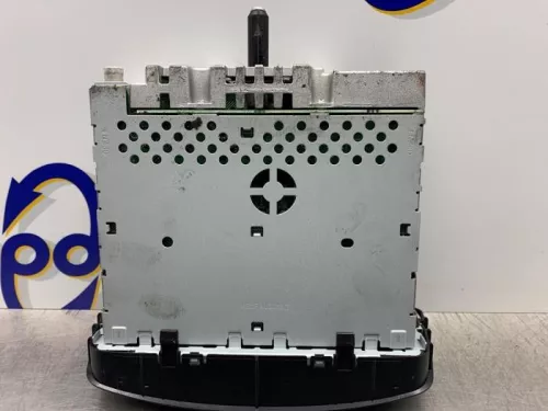 Radio CD Speler-8204439 (21498874)