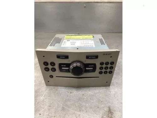 Radio CD Speler-8252796 (22156865)