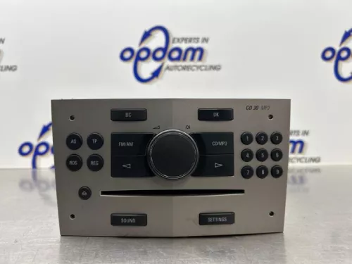 Radio CD Speler-8263842 (21716686)
