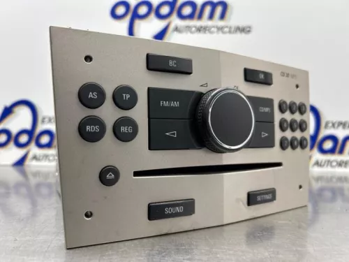 Radio CD Speler-8263842 (21716686)