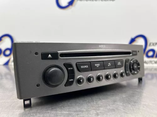 Radio CD Speler-8153044 (21582699)
