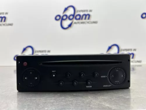 Radio CD Speler-8300875 (22304465)