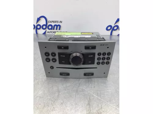 Radio CD Speler-7440818 (17136938)