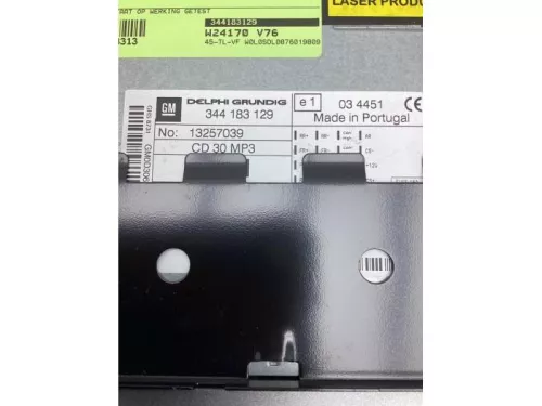 Radio CD Speler-7440818 (17136938)