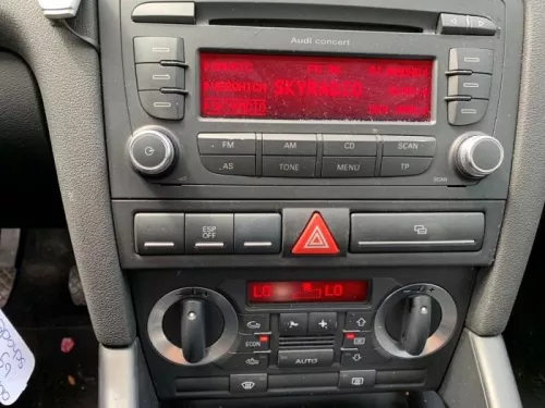 Radio CD Speler-8195867 (21050218)