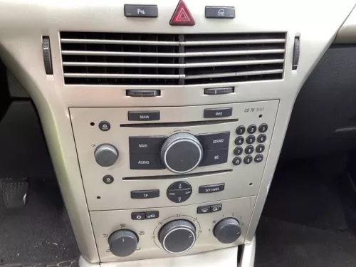 Radio CD Speler-8174298 (21003766)