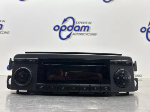 Radio CD Speler-8245989 (22209440)