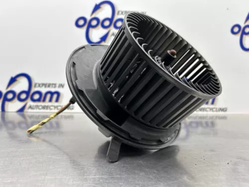 Kachel Ventilatiemotor-8238113 (22696617)