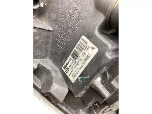 Koplamp links-8314878 (22689064)