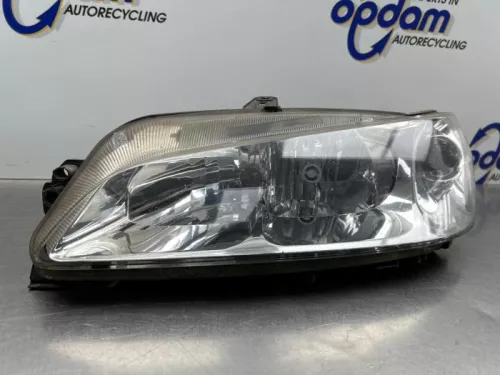 Koplamp links-8328307 (22698841)