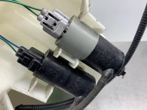 Ruitensproeiertank voor-8110797 (21572447)