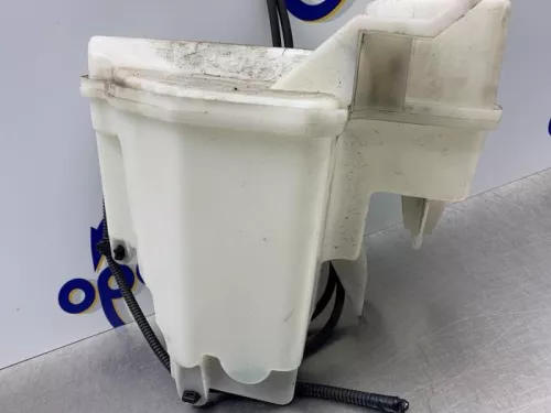 Ruitensproeiertank voor-8110797 (21572447)