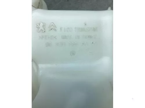 Ruitensproeiertank voor-7476021 (17924218)