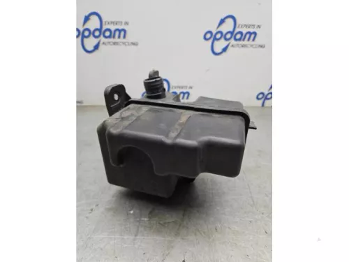 Ruitensproeiertank voor-8238723