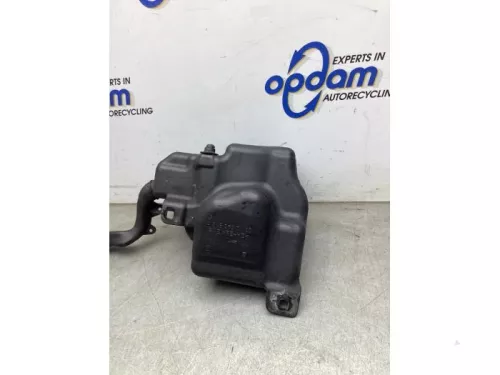 Ruitensproeiertank voor-8286425 (22056185)