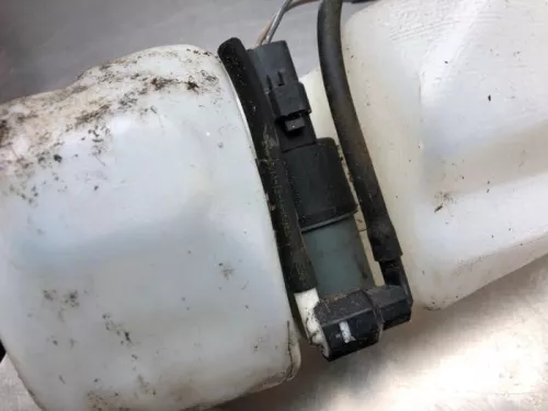 Ruitensproeiertank voor-8156832 (21016344)