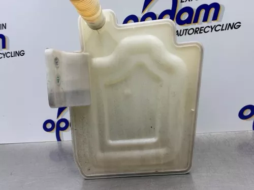 Ruitensproeiertank voor-8252843 (21546092)